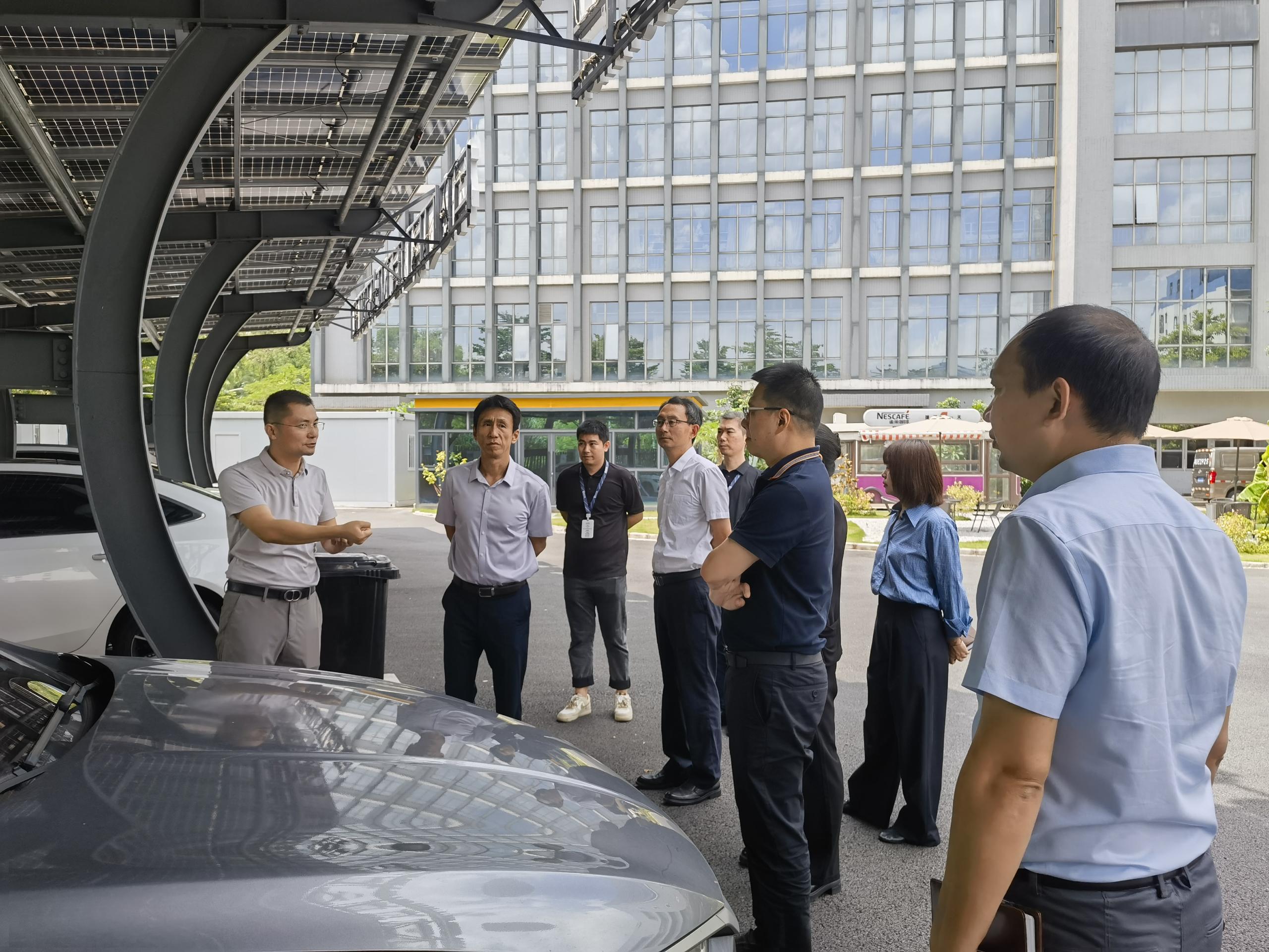 深物业集团一行莅临pa视讯考察交流，共筑“绿色低碳”新篇章